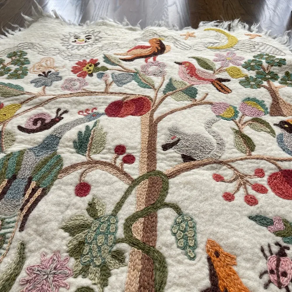 Vibrant Animal Embroidered Wool Wall Tapestry Smal Carpet Floor Fringe Edge RARE